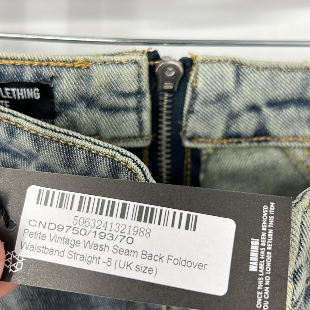 Pretty little thing NWT seam back fold over waist jeans women’s 8 petite - Picture 4 of 8